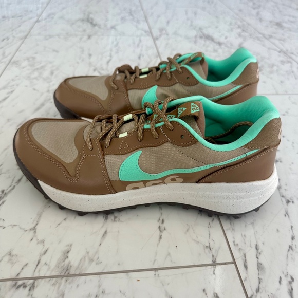 Nike ACG Lowcate Limestone/Green Glow - Women's Size 10.5 - Picture 4 of 12